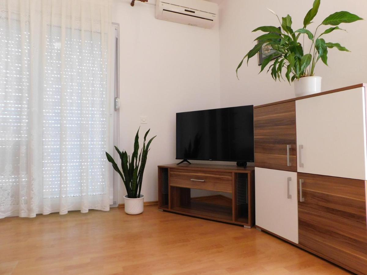 Apartmani Salus Pag Town Εξωτερικό φωτογραφία