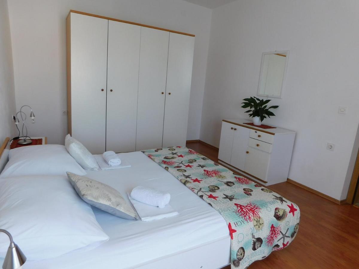 Apartmani Salus Pag Town Εξωτερικό φωτογραφία