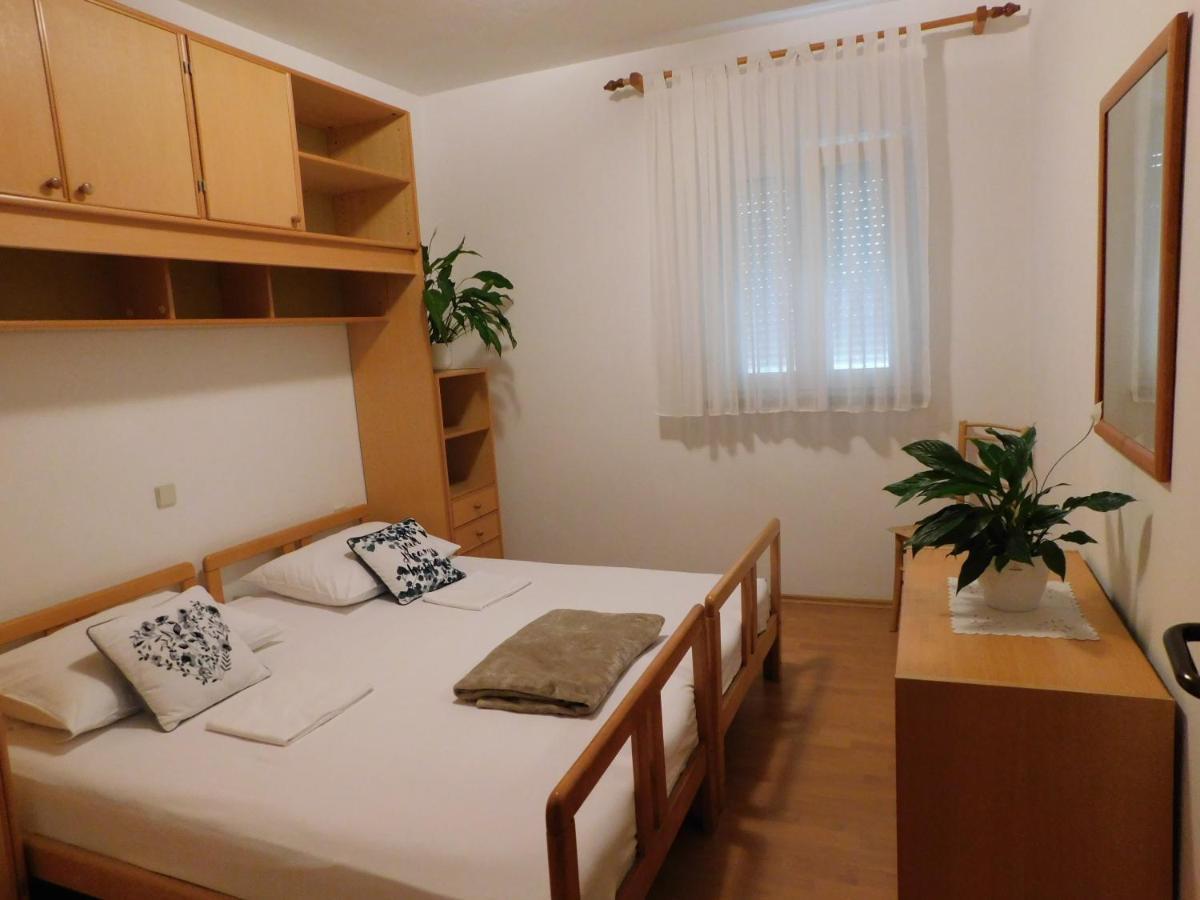 Apartmani Salus Pag Town Εξωτερικό φωτογραφία
