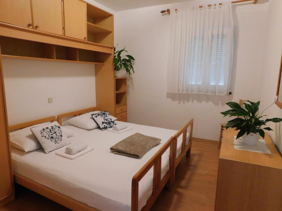 Apartmani Salus Pag Town Εξωτερικό φωτογραφία