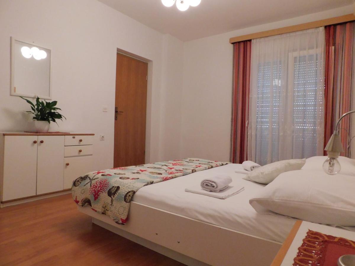 Apartmani Salus Pag Town Εξωτερικό φωτογραφία