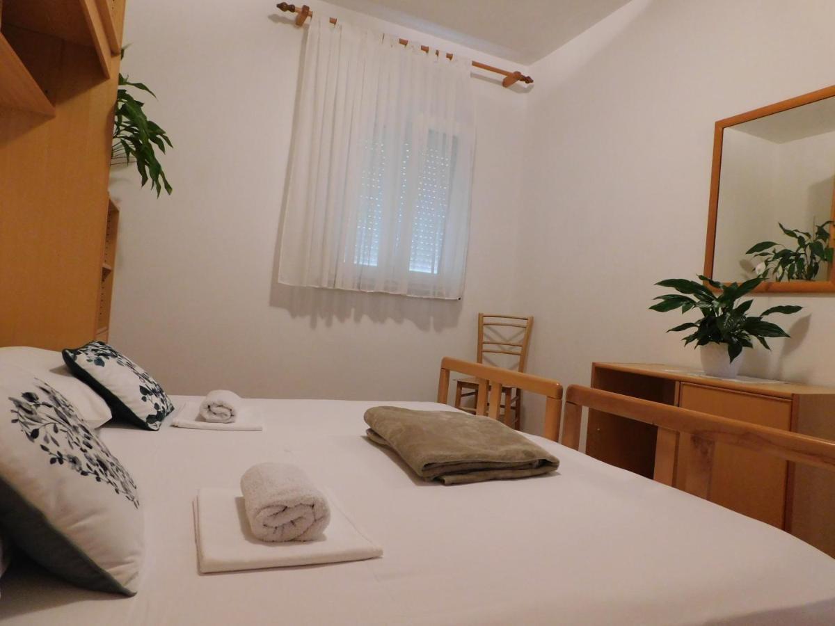 Apartmani Salus Pag Town Εξωτερικό φωτογραφία