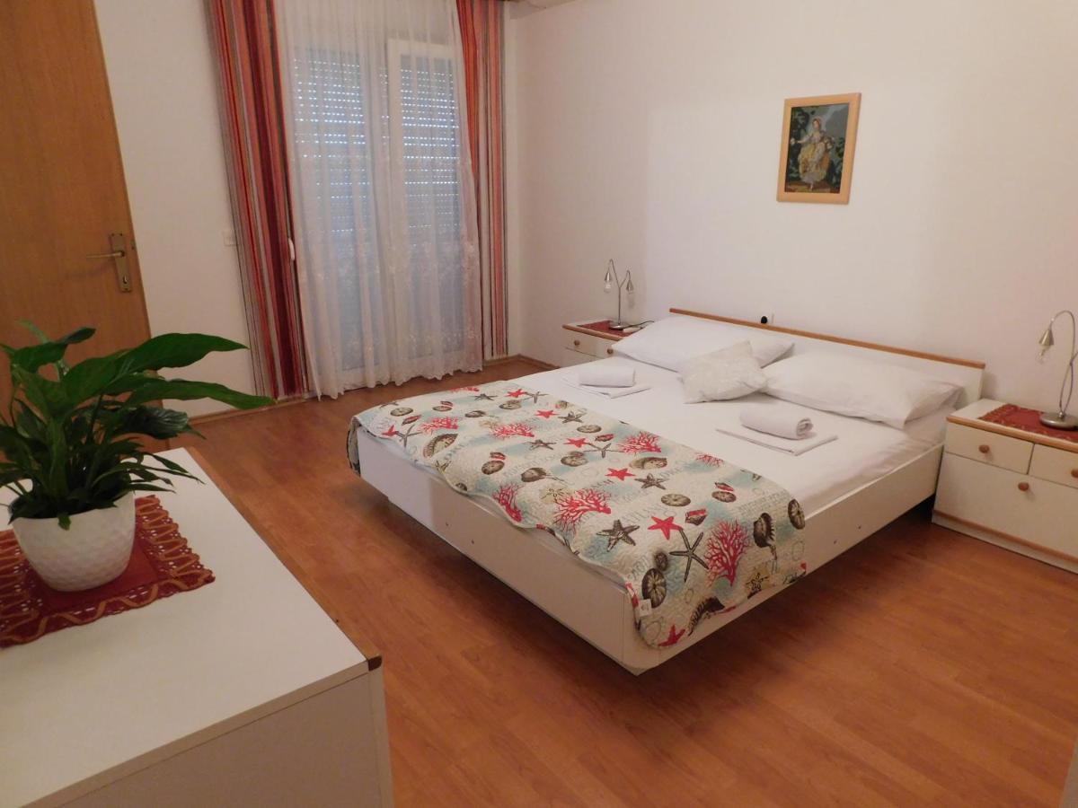 Apartmani Salus Pag Town Εξωτερικό φωτογραφία