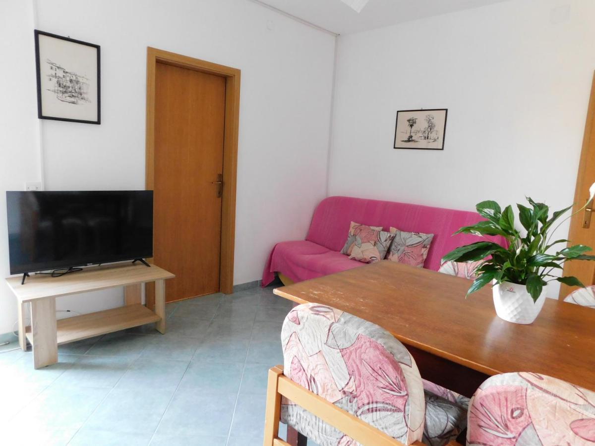 Apartmani Salus Pag Town Εξωτερικό φωτογραφία