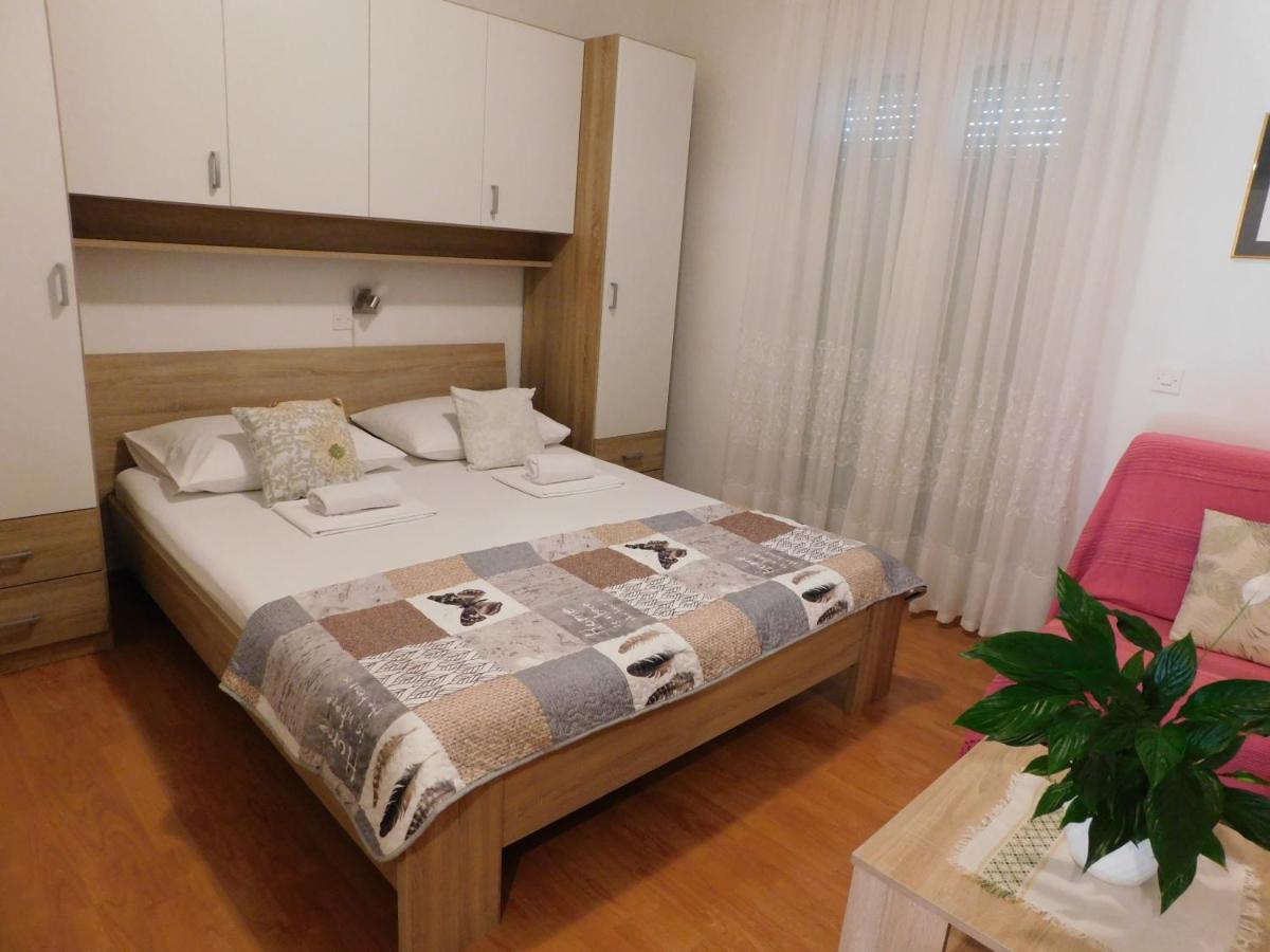 Apartmani Salus Pag Town Εξωτερικό φωτογραφία