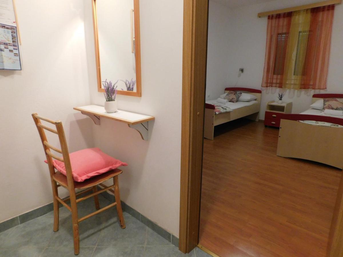 Apartmani Salus Pag Town Εξωτερικό φωτογραφία