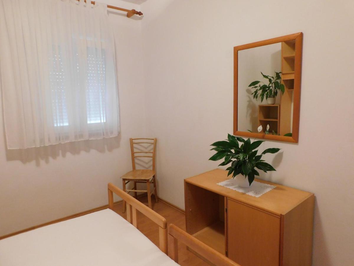 Apartmani Salus Pag Town Εξωτερικό φωτογραφία