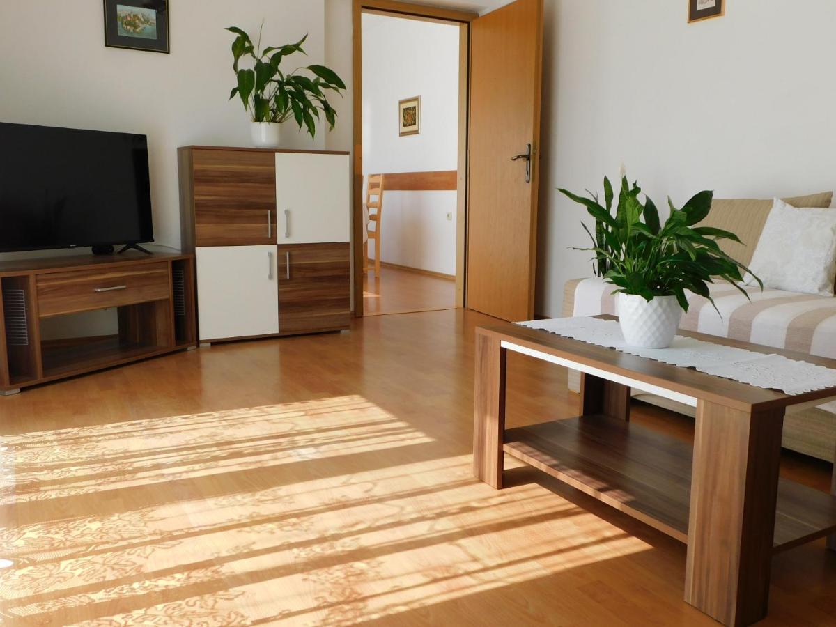 Apartmani Salus Pag Town Εξωτερικό φωτογραφία