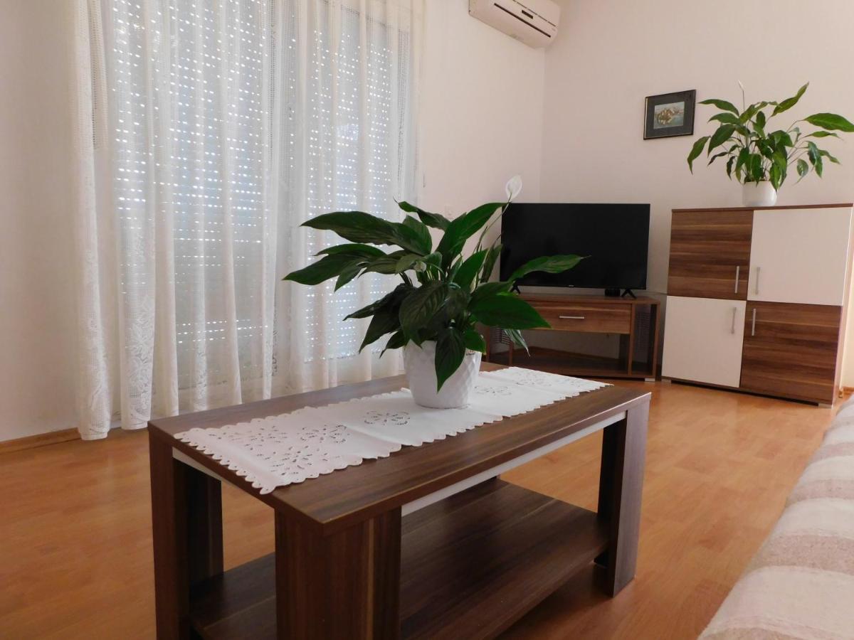 Apartmani Salus Pag Town Εξωτερικό φωτογραφία