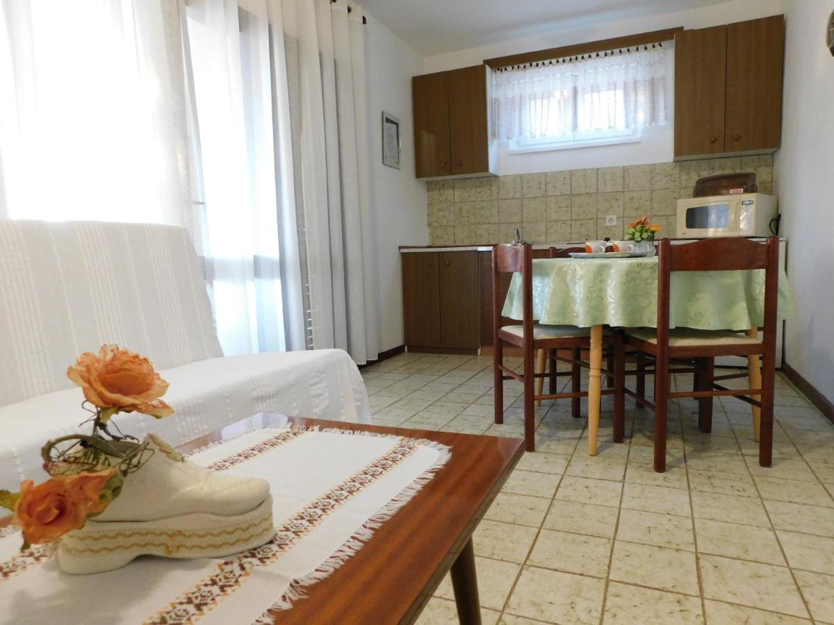 Apartmani Salus Pag Town Εξωτερικό φωτογραφία