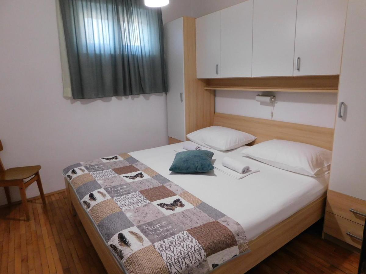 Apartmani Salus Pag Town Εξωτερικό φωτογραφία