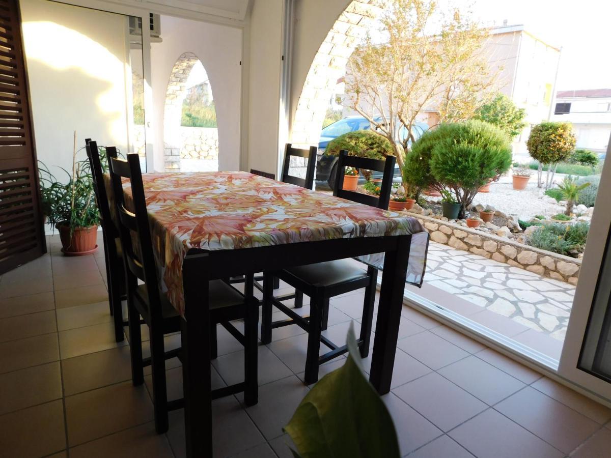 Apartmani Salus Pag Town Εξωτερικό φωτογραφία